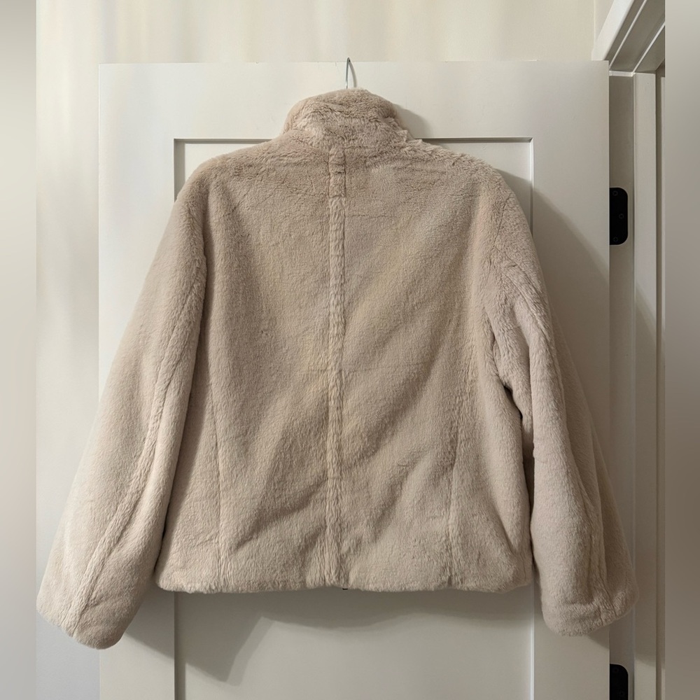 Vince Faux Fur Cream Jacket (Size: Large) - Picture 3 of 16